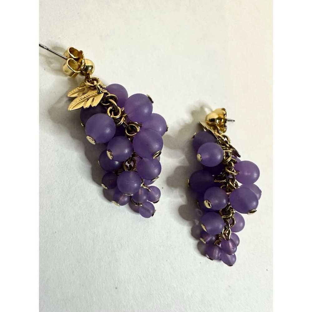 Avon Vintage Frosted Lucite Purple Grape Cluster Dangle Earrings Gold Tone Post